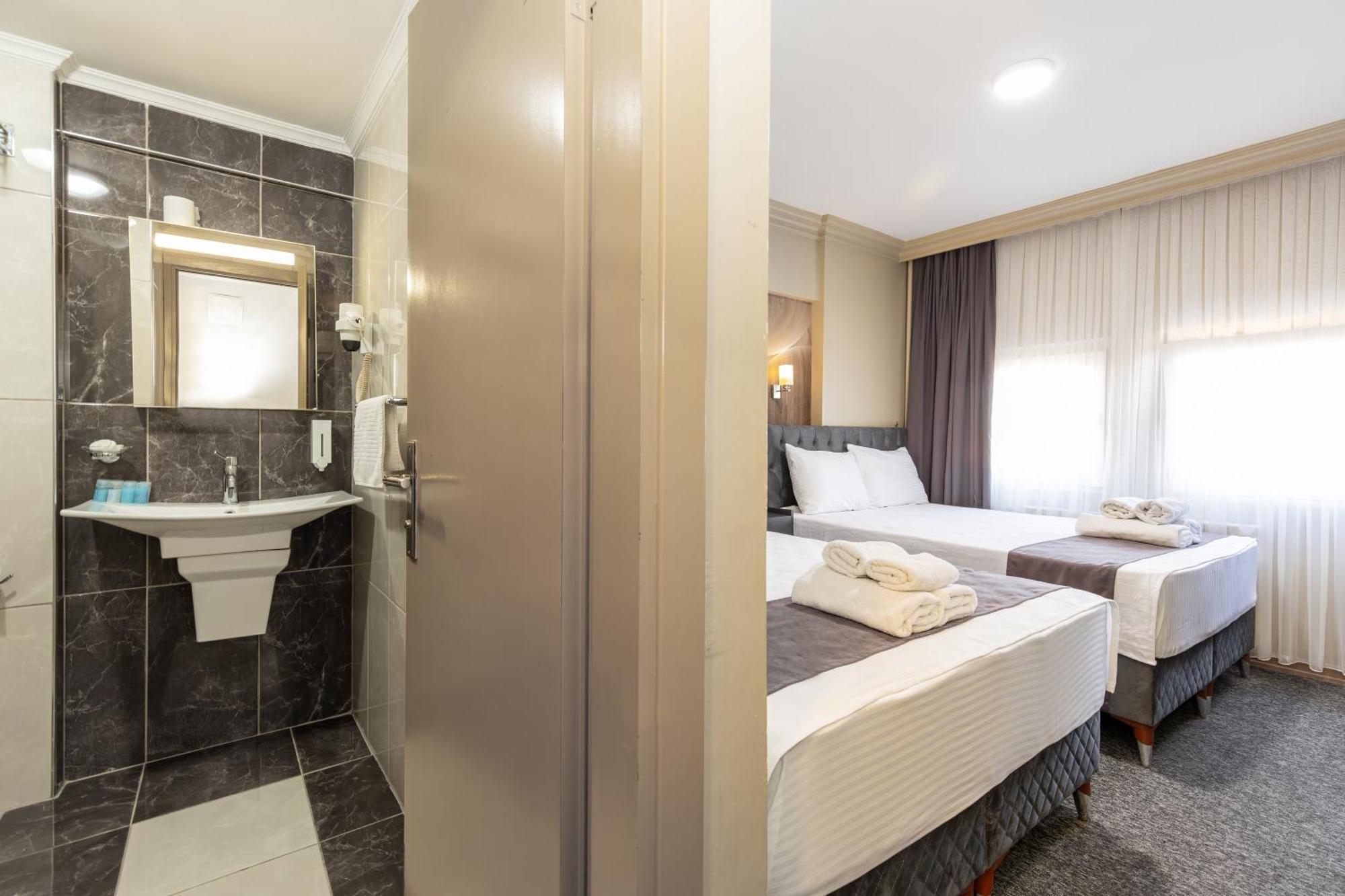 Bursa Loyal City Hotel Exterior foto