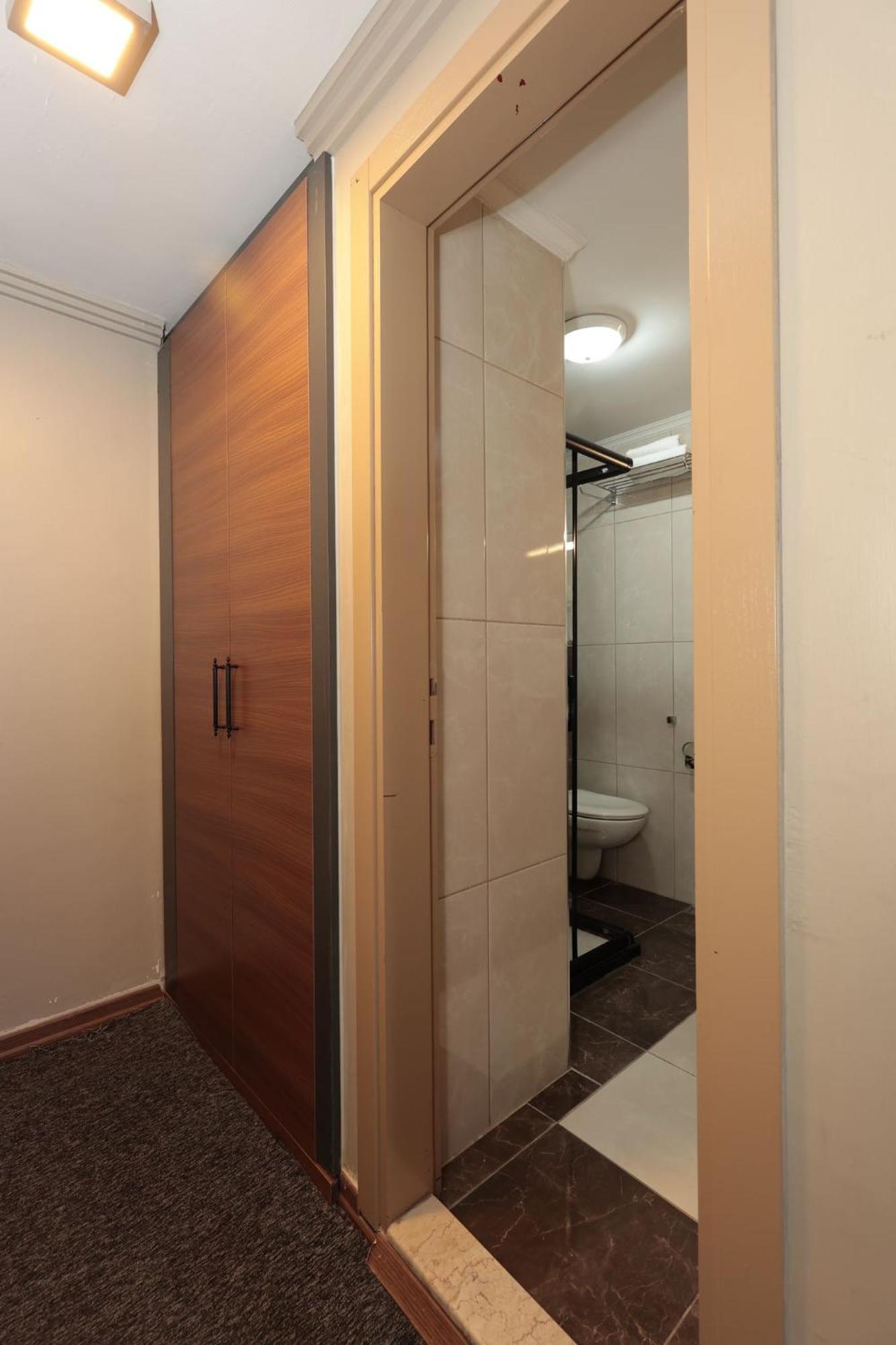 Bursa Loyal City Hotel Exterior foto